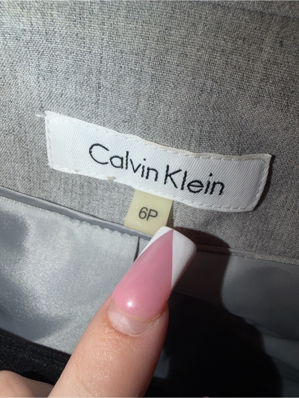 Calvin Klein - Picture 3 of 5